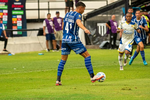 Mastering skid recovery: expert advice for safe sport bike control on uk roads